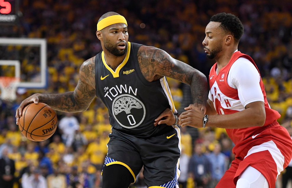 包含考辛斯投篮命中他们宣布预备役合同签署的词条