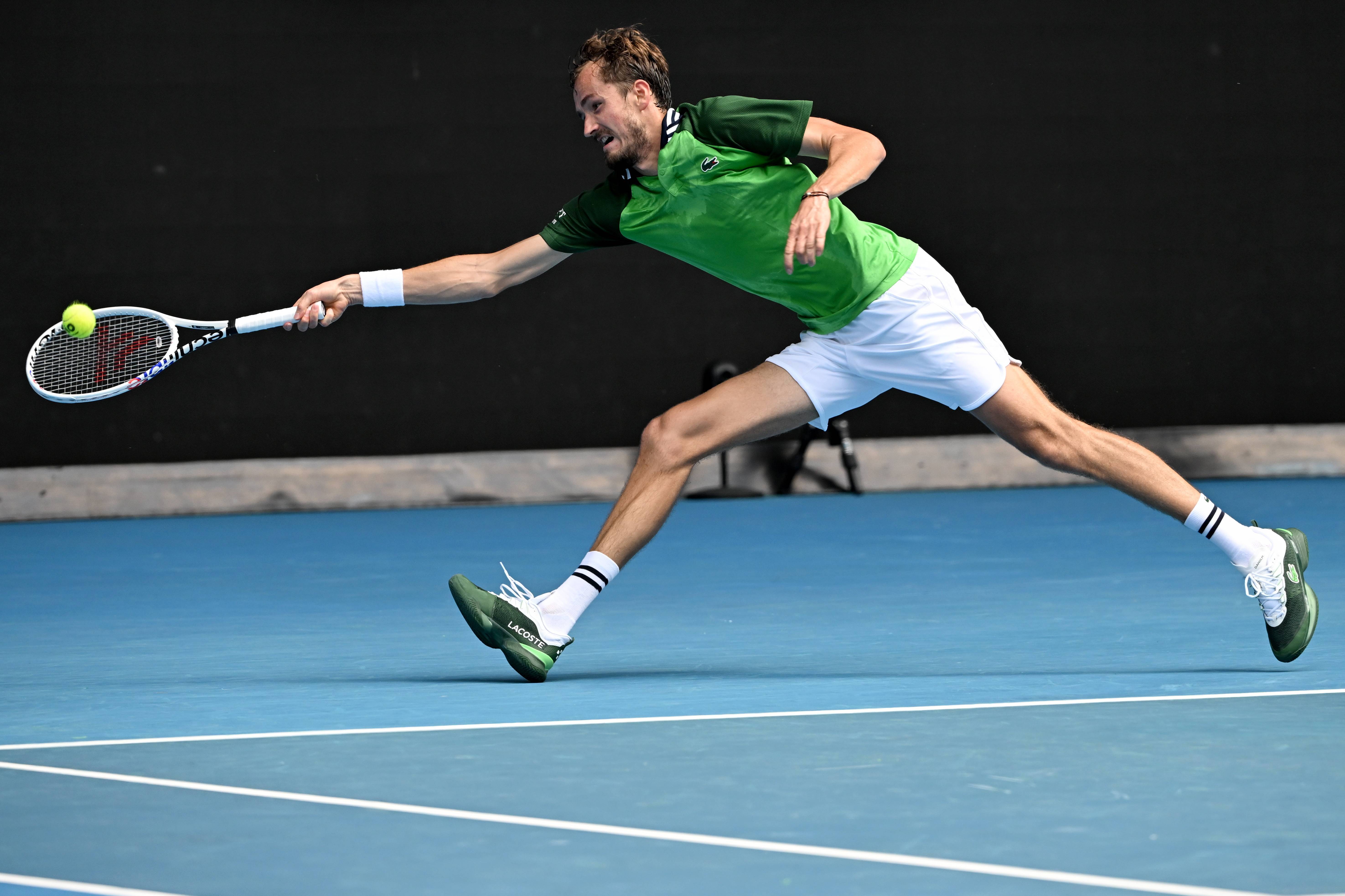 法国网球队鏖战澳大利亚网球队，梅德韦杰夫高光表现的简单介绍