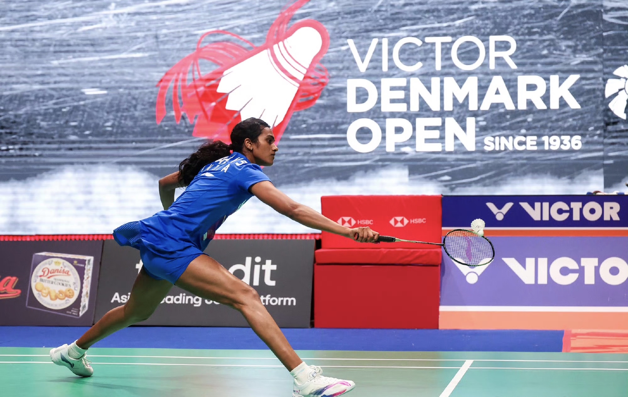 包含印度羽毛球队绝杀法国羽毛球队，辛杜爆发神勇的词条