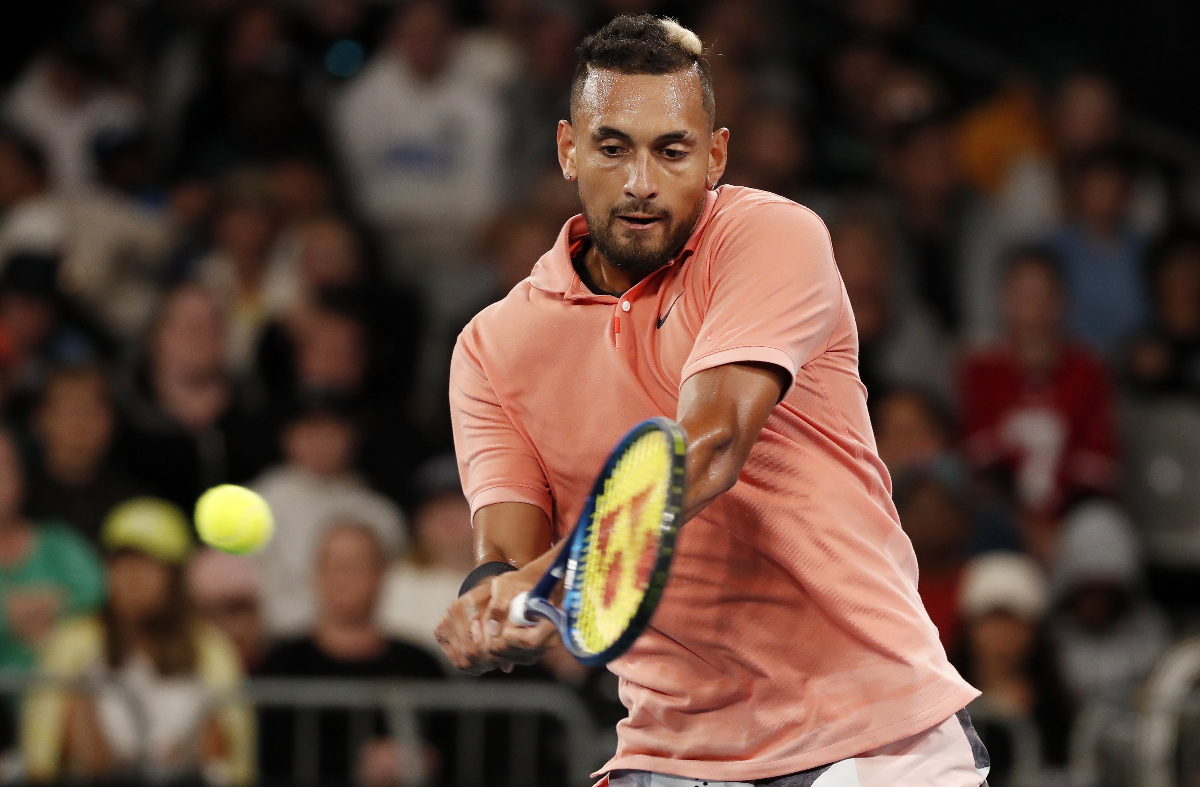 包含日本网球队力克英国网球队，克耶高斯打破历史纪录的词条