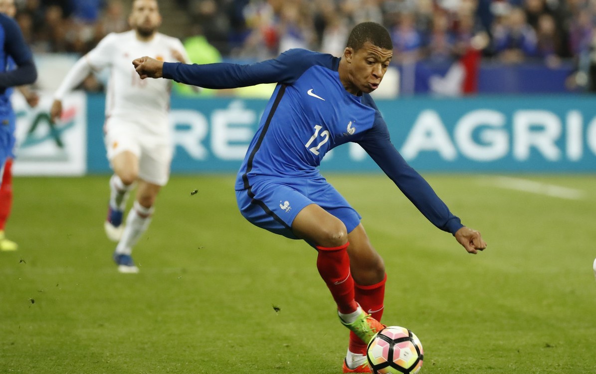 哥伦比亚碾压葡萄牙，阿尔巴统治全场的简单介绍