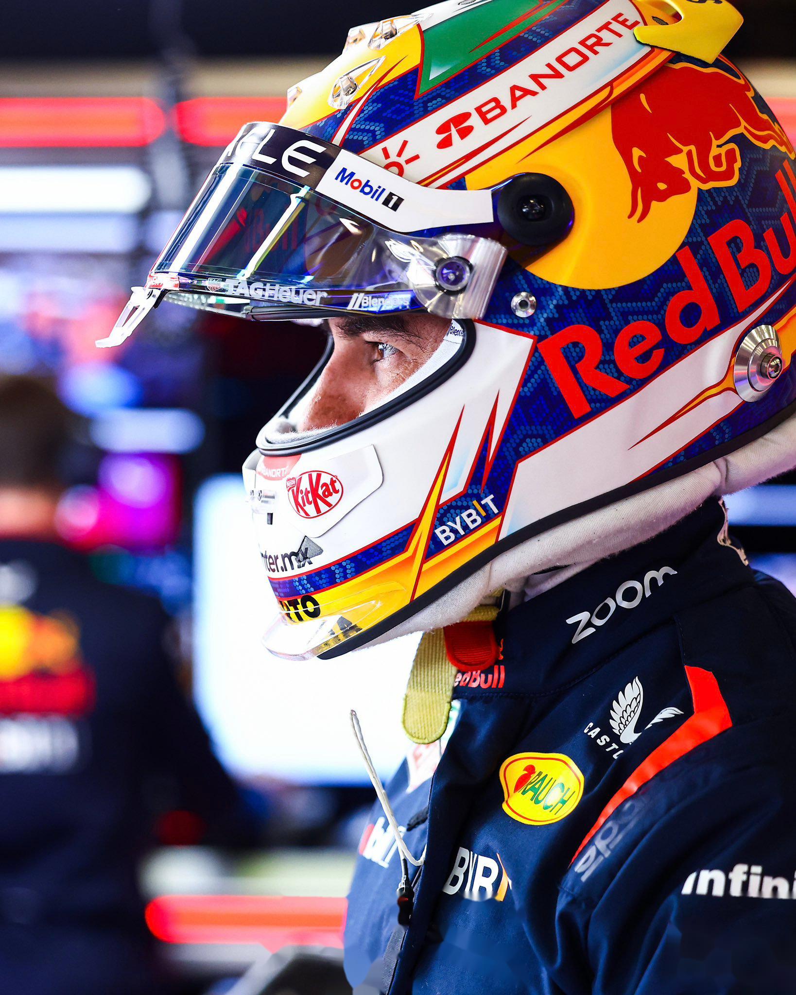 关于红牛车队碾压威廉姆斯，佩雷兹点燃赛场的信息