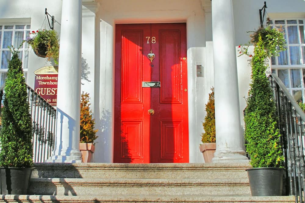 南多普顿联摆脱困境，考文垂城墙倒逼