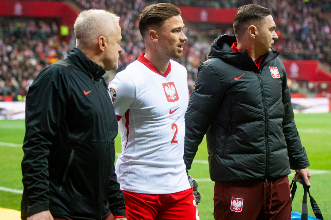 波兰中场球员接受特训以备战重要比赛