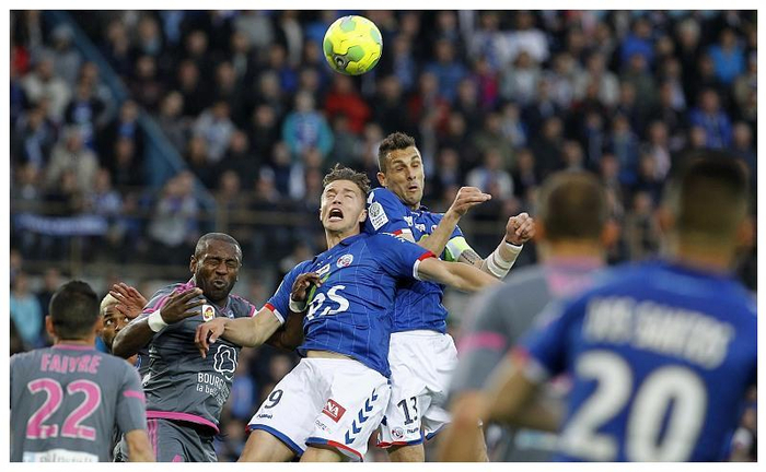 尼斯主场逼平梅斯，场外事件成亮点的简单介绍