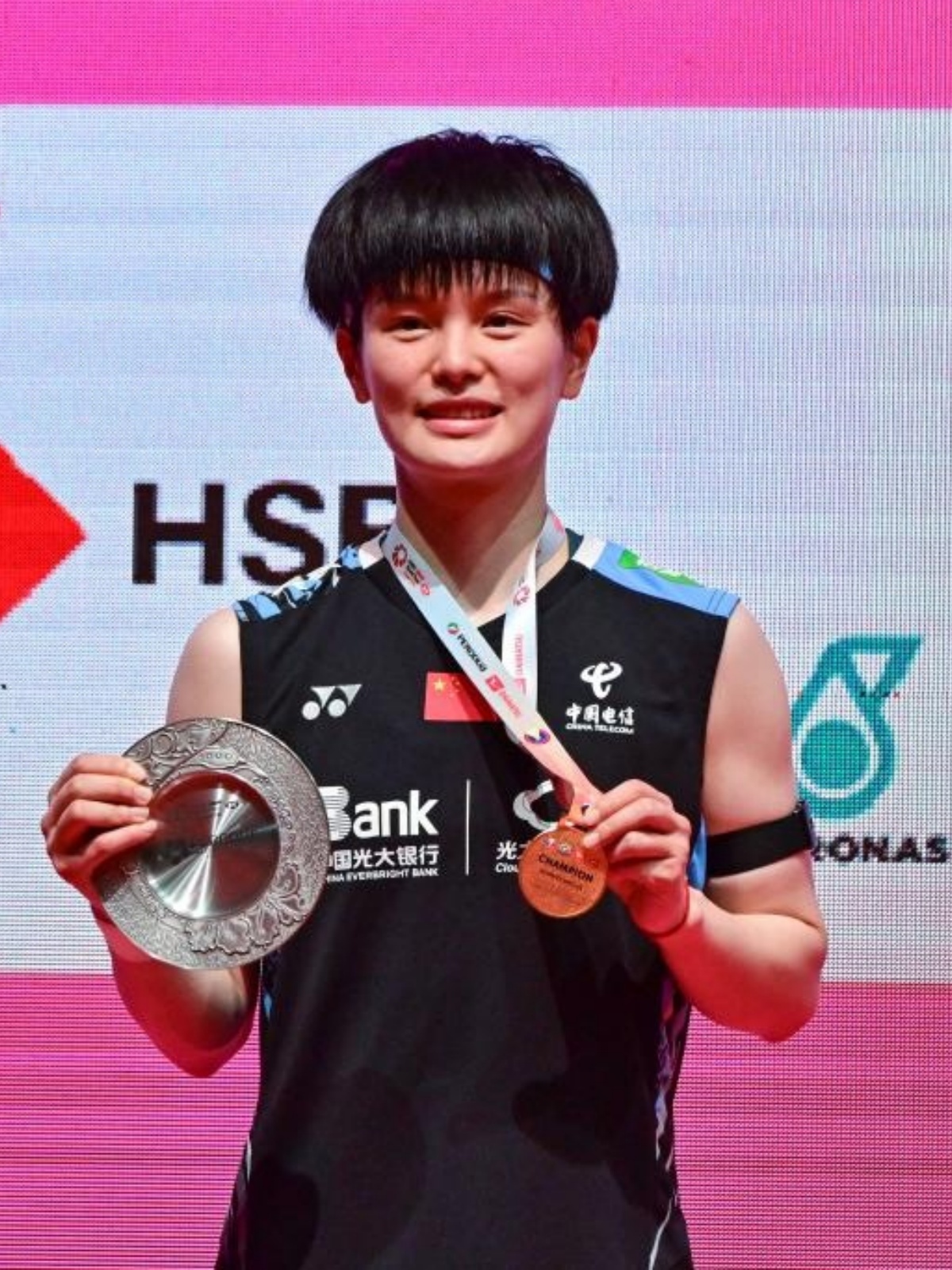 包含马来西亚羽毛球队逆转丹麦羽毛球队，辛杜统治全场的词条