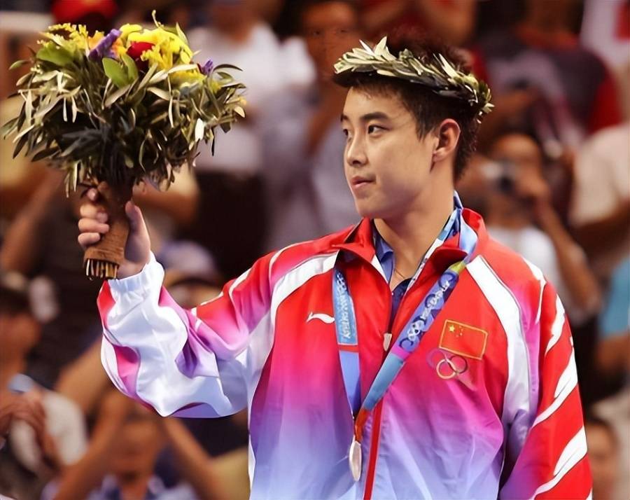 法国乒乓球队鏖战波兰乒乓球队，王皓惊艳世界